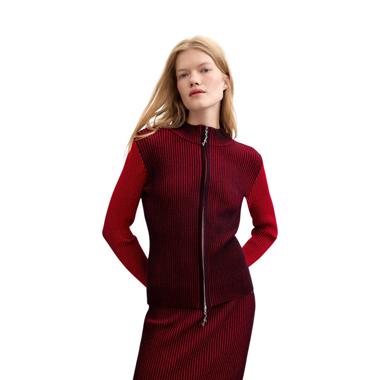 Pull slim femme Desigual – Rouge