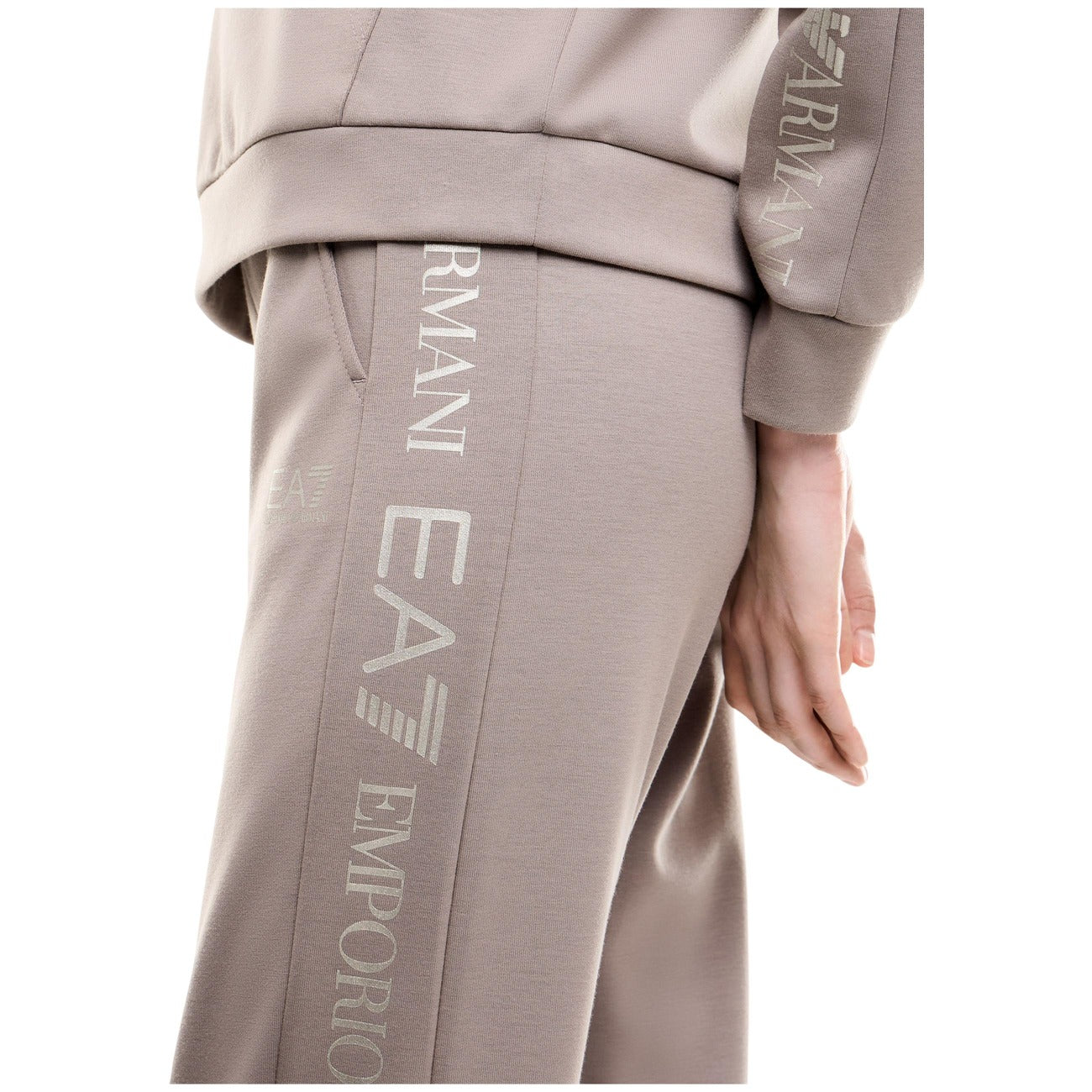 Survêtement EA7 Femme à Capuche – Beige