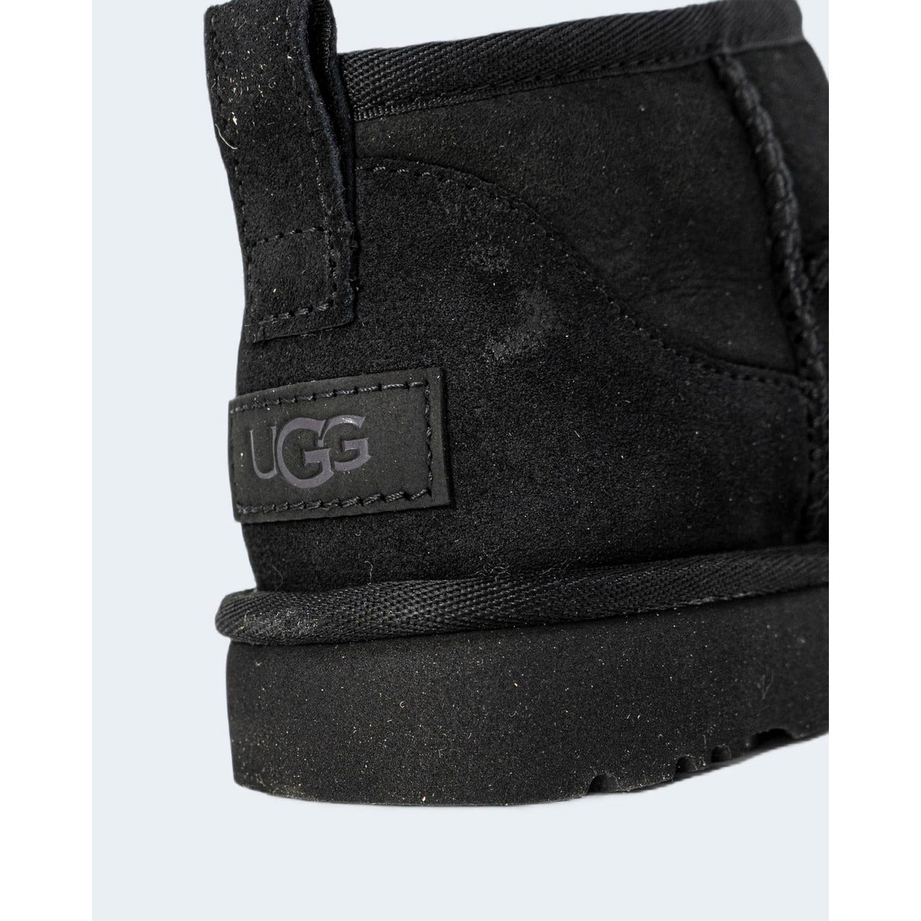 UGG Women's CLASSIC ULTRA MINI Boots – Black